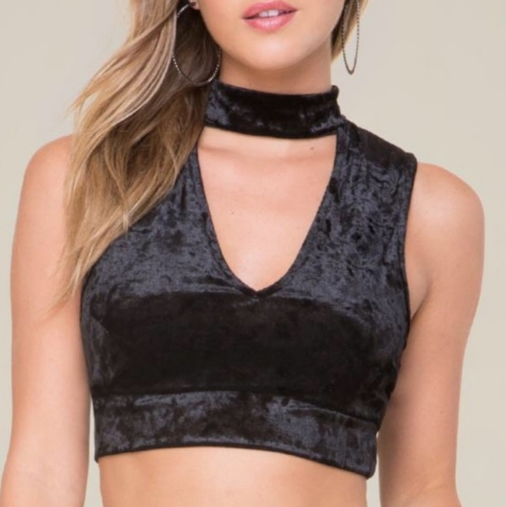 Bebe Keyhole choker pink crushed  velvet crop top size XXS new with tags